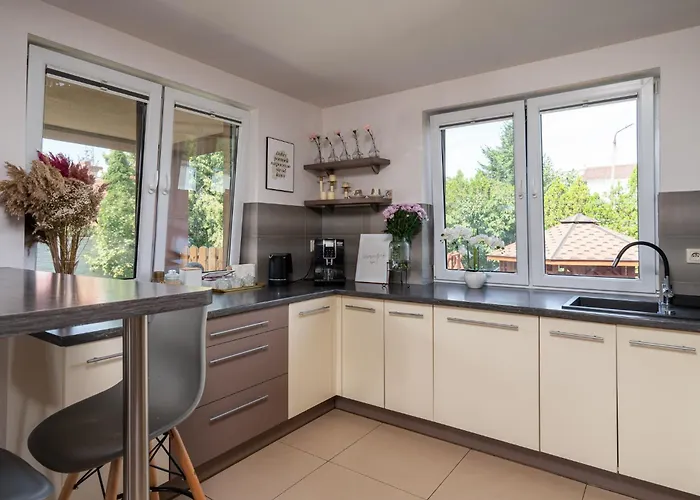 ゲストハウス Sleeply Zlotniki ヴロツワフ