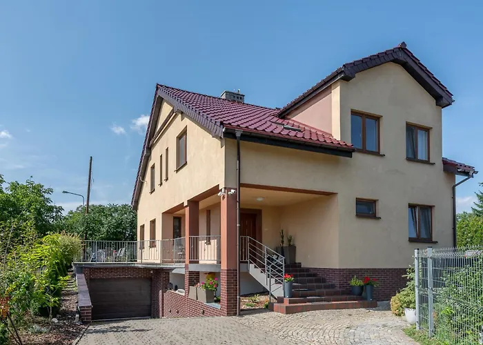 Sleeply Zlotniki ゲストハウス ヴロツワフ